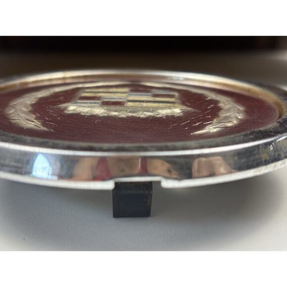 Cadillac Wire Wheel Center Cap Emblem Vintage 1970-80s #255695•1 - Picture 5 of 8